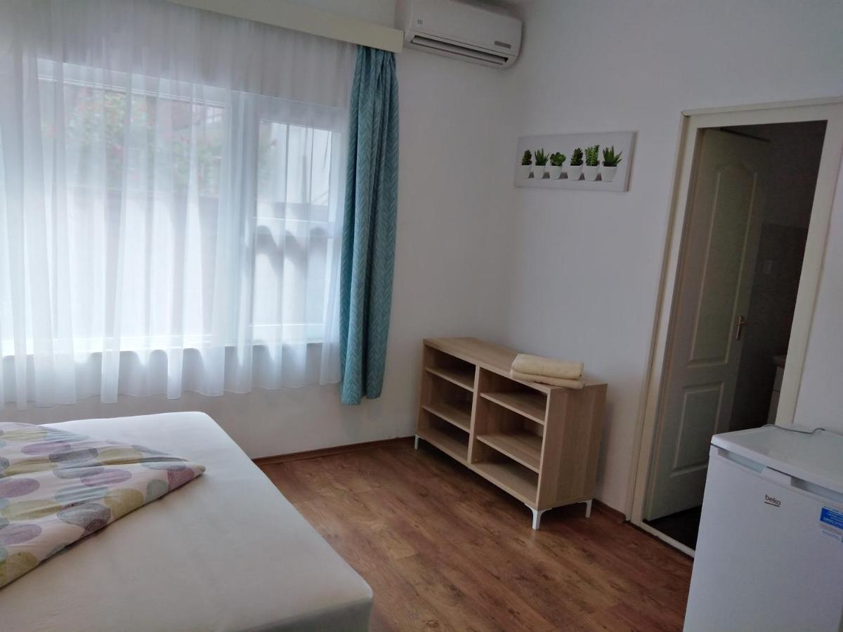Villa Adele Siofok Luaran gambar