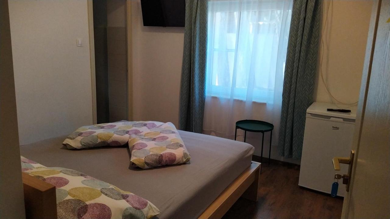 Villa Adele Siofok Luaran gambar