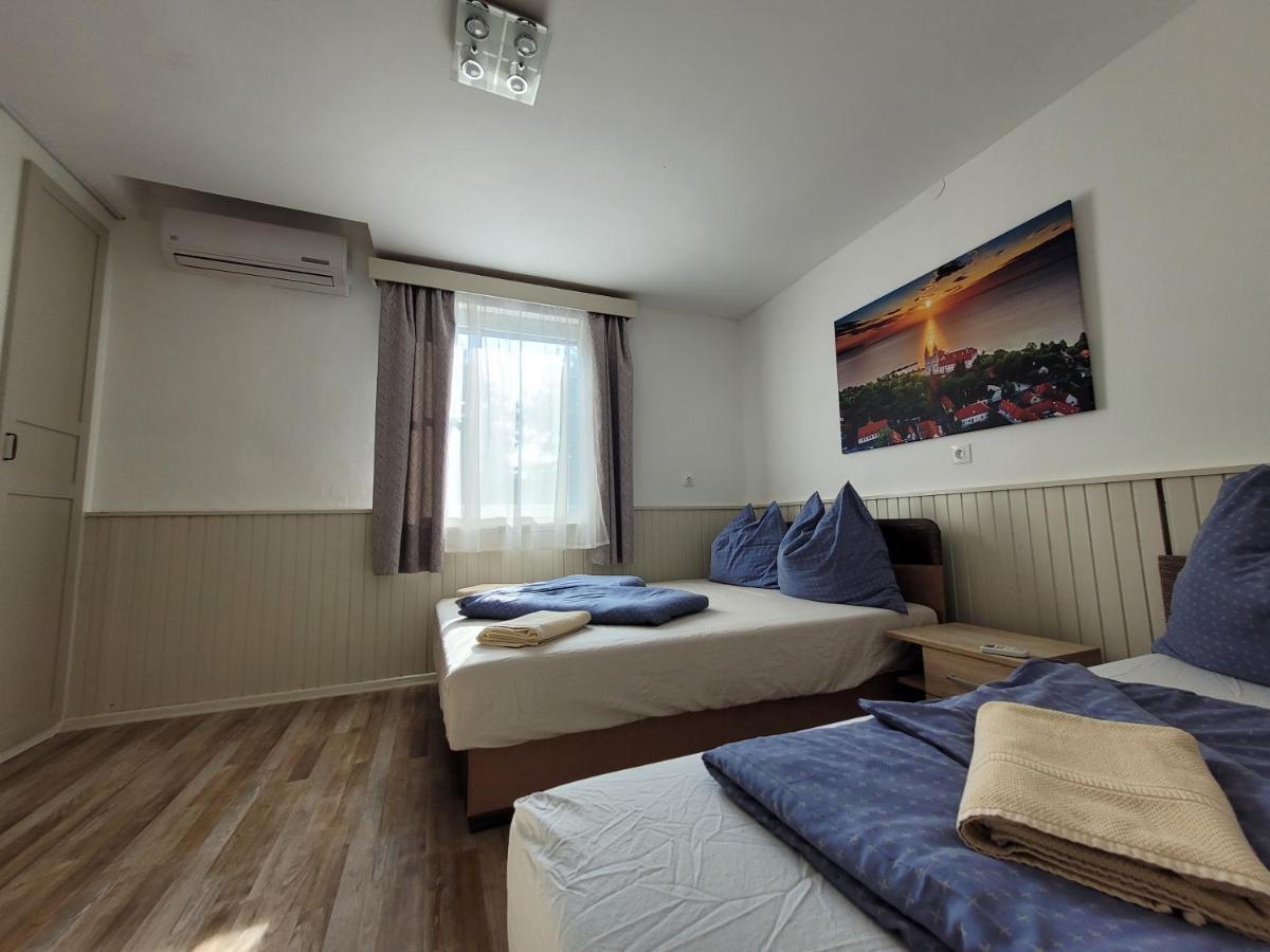 Villa Adele Siofok Luaran gambar