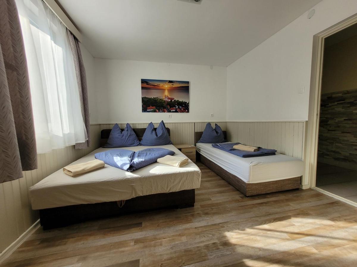 Villa Adele Siofok Luaran gambar